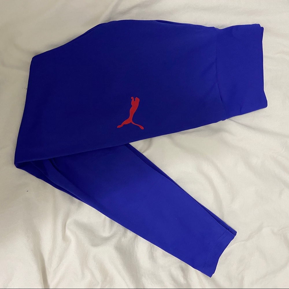 BLUE: PUMA YOGA PANTS / BLACK: JF YOGA PANTS